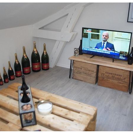 Apartmán Studio Champagne Remeš Exteriér fotografie